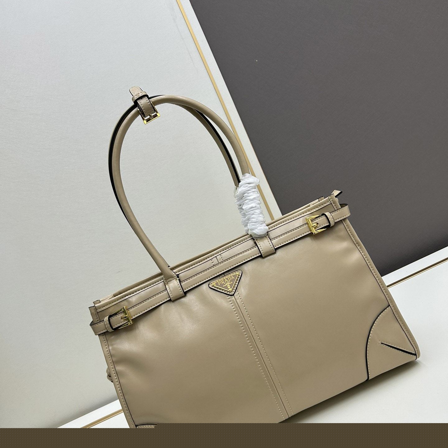 Pra*a top handle bags